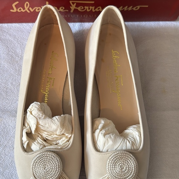 Salvatore Ferragamo Boutique Flats Ricamo Sz8 - Picture 3 of 4